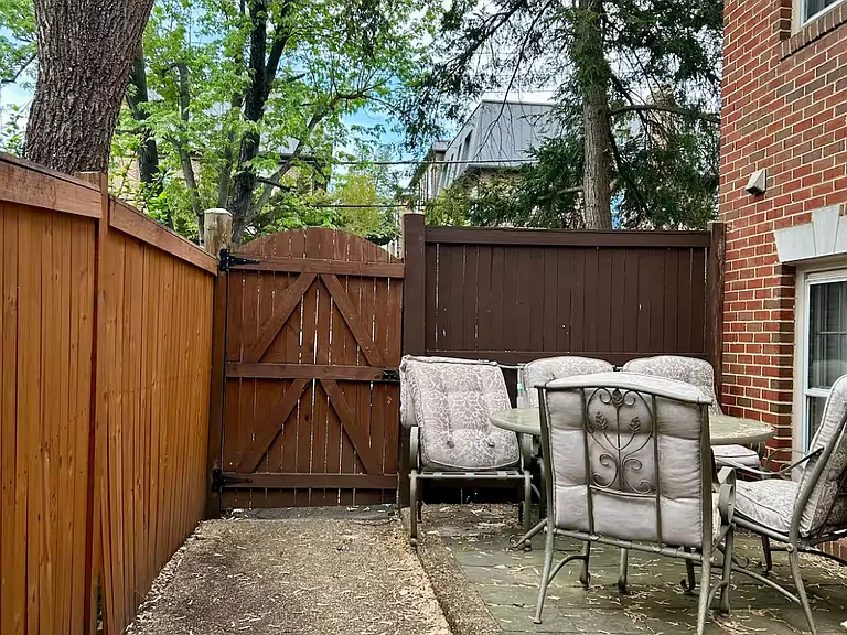 2111 N Lincoln St #1 — Photo 6