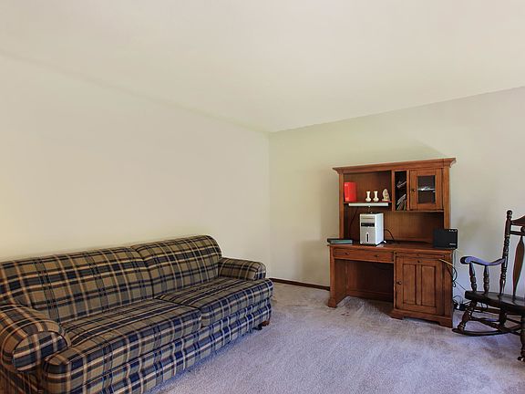 5th image of 14587 Venessa Ave