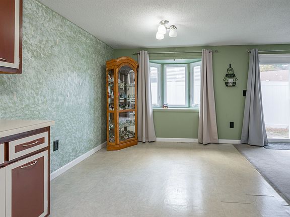 4th image of 344 Elm Street #16