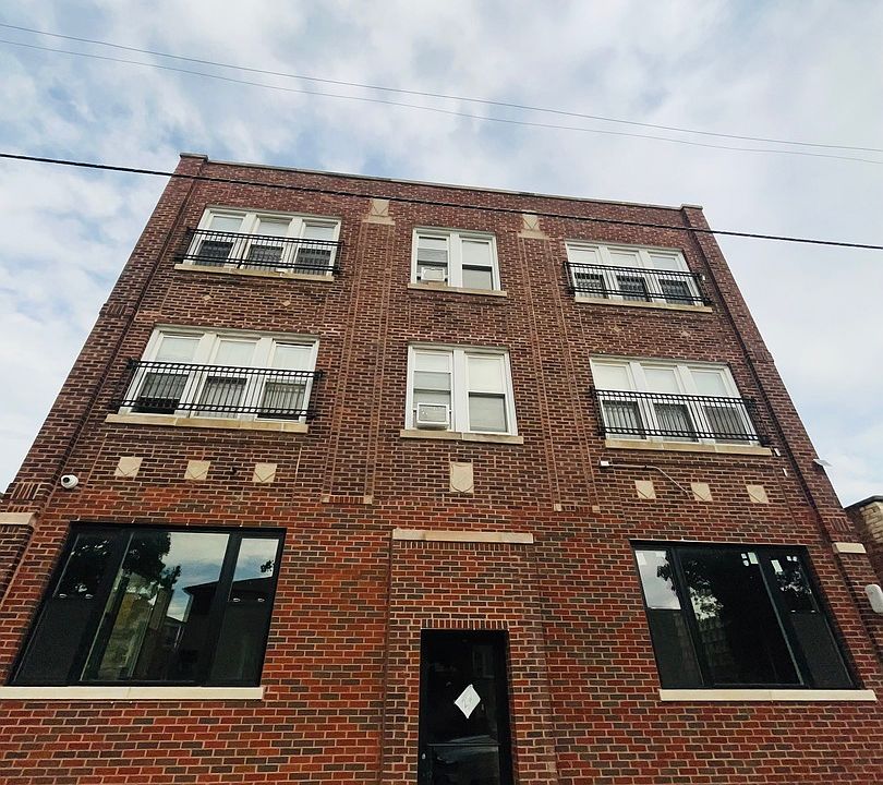 1st image of 5852 W Higgins Ave Side 1B
