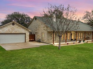 956 County Road 304, Floresville, TX 78114