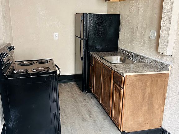 4th image of 16853 Log Cabin St #3