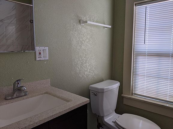 4th image of 3383 Orange Ave