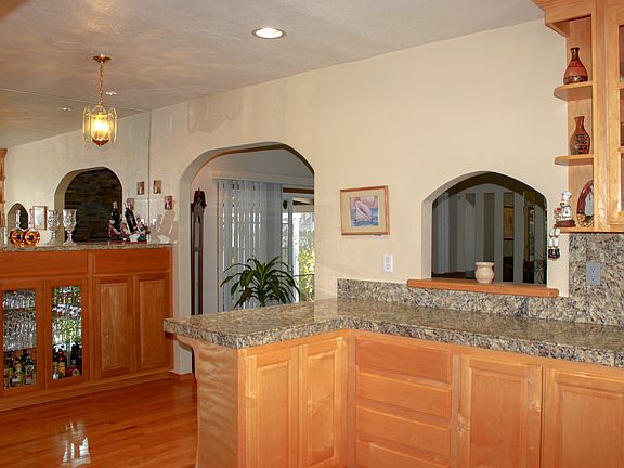 5th image of 125 Marnell Ave