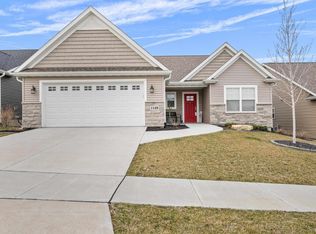 1140 Olde Brandy Ln, Davenport, IA 52807