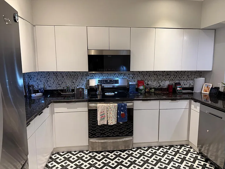 700 NE 7th Ave #14 — Photo 7