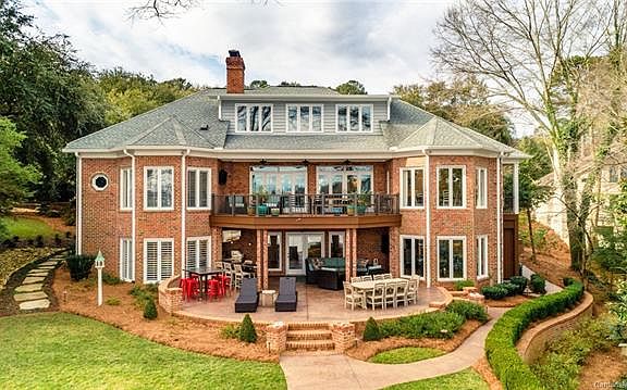 3rd image of 7823 Live Oaks Dr