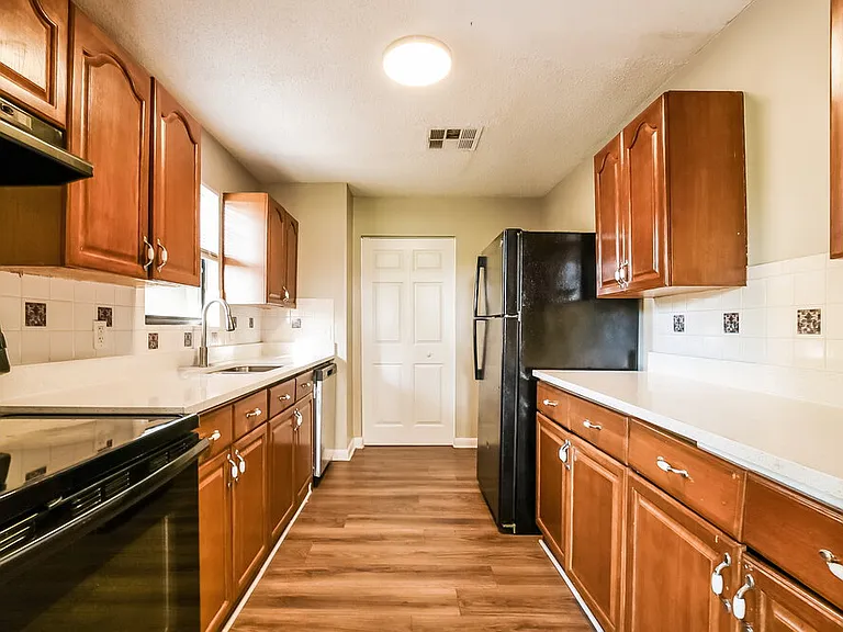 4314 Pine Hill Cir — Photo 8