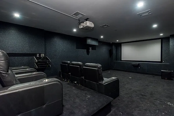 Rented by Nooklyn NYC LLC | media 19