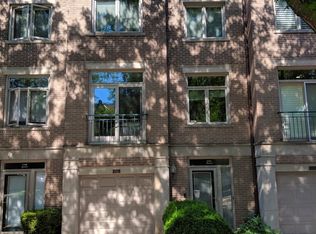 2732 N Janssen Ave #A, Chicago, IL 60614