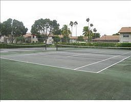 5th image of 136 E Laurel Dr #906