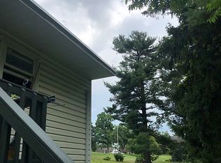 151 Pear Orchard Rd, Coraopolis, PA 15108