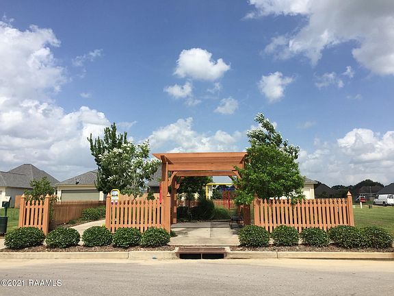 5th image of 102 Laurel Grove Blvd