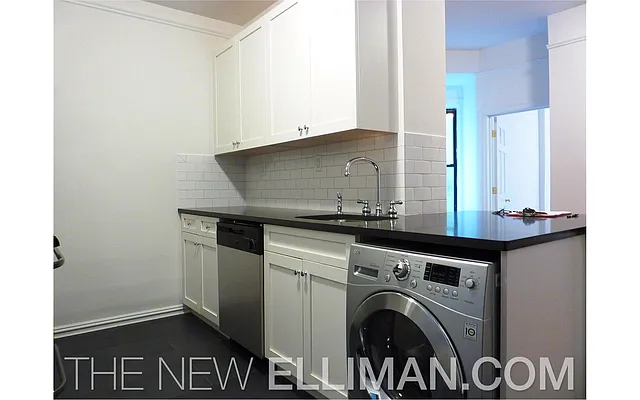 Rented by Douglas Elliman | media 22