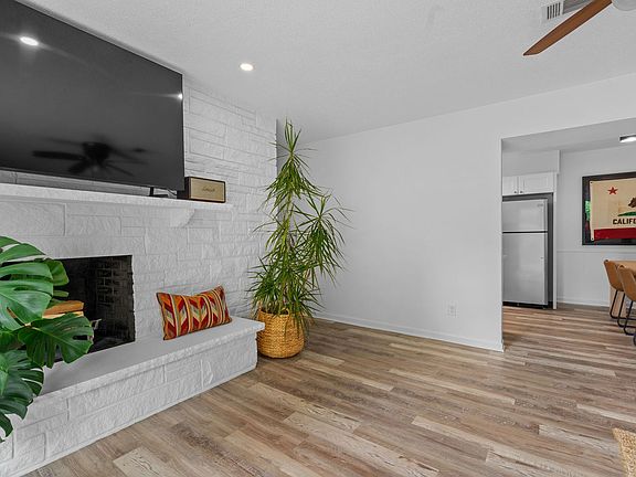 4th image of 3626 38th St APT 12