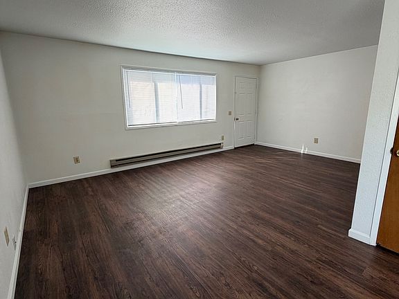 3rd image of 2751 Myrtle St APT B