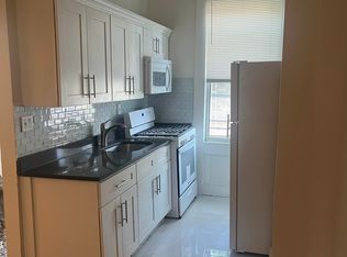 37-27 11th St #1R, Long Island City, NY 11101