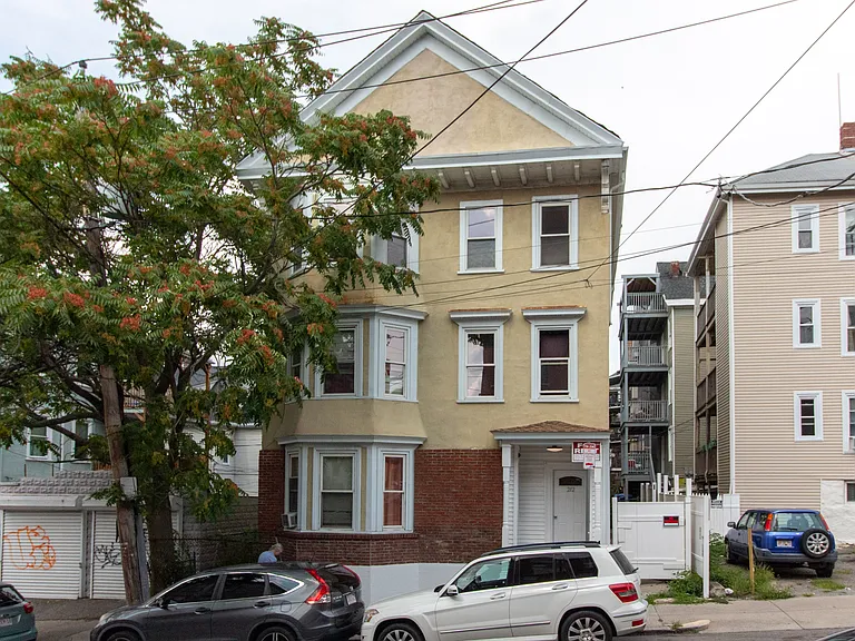 212 Boylston St #3 — Photo 1