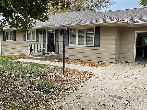 2nd image of 4719 Tyler St