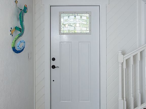 5th image of 909 Prescott St