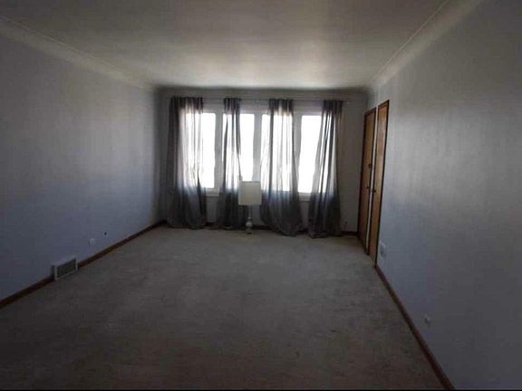 4th image of 5707 S Meade Ave #1