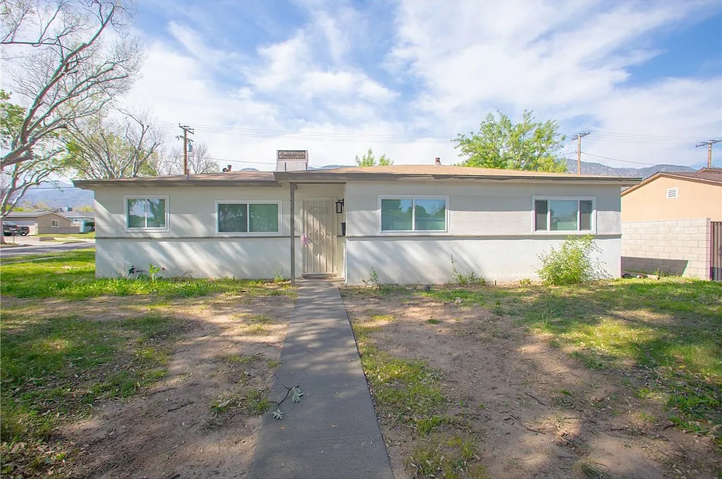 3 bed, 1087 sqft, $2,900 — Photo 2