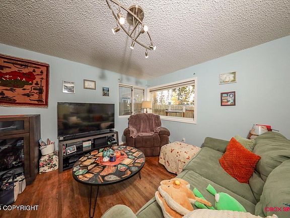3rd image of 3405 Lois Dr