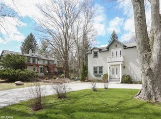 9549 Union Pier Rd, Union Pier, MI 49129