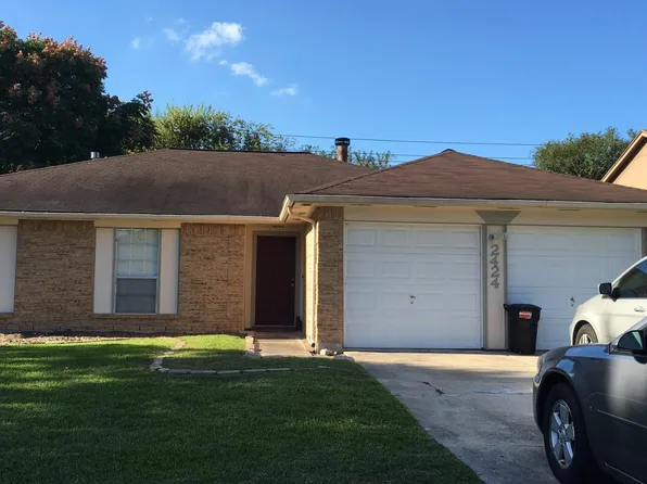 2424 Tall Ships Dr, Friendswood, TX 77546