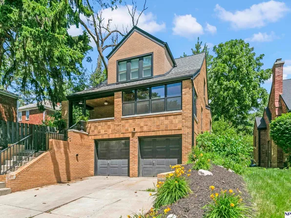 5164 Lake St, Omaha, NE 68104