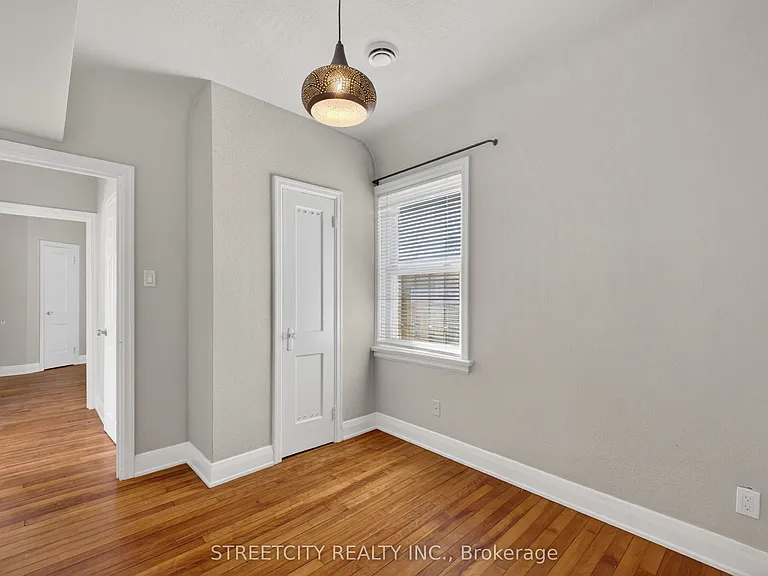 1055 Commissioners Rd E — Photo 19