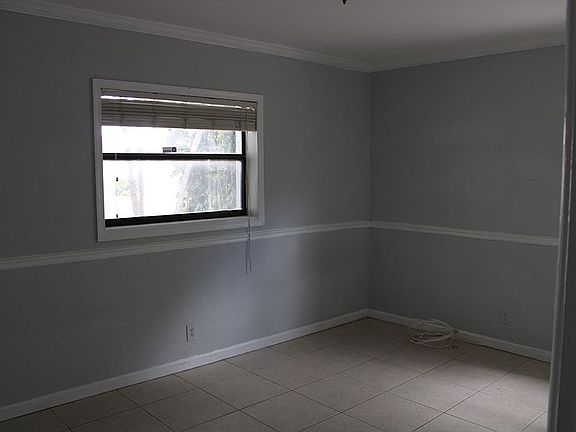 4th image of 924 42nd St