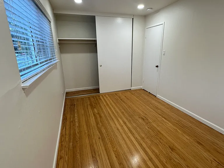 5445 Broadway #1 — Photo 34