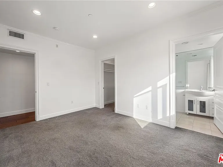 918 S Wooster St #2 — Photo 20