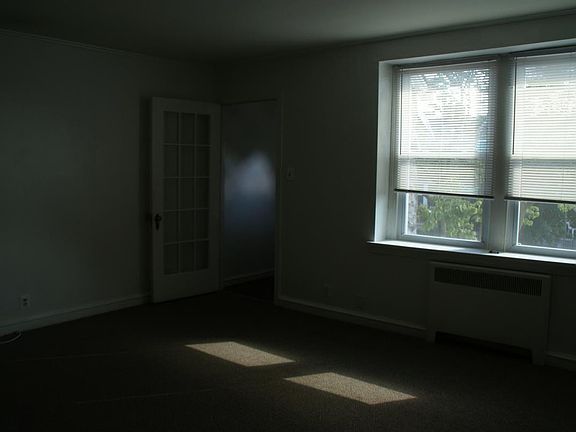 3rd image of 2219 N Salford St
