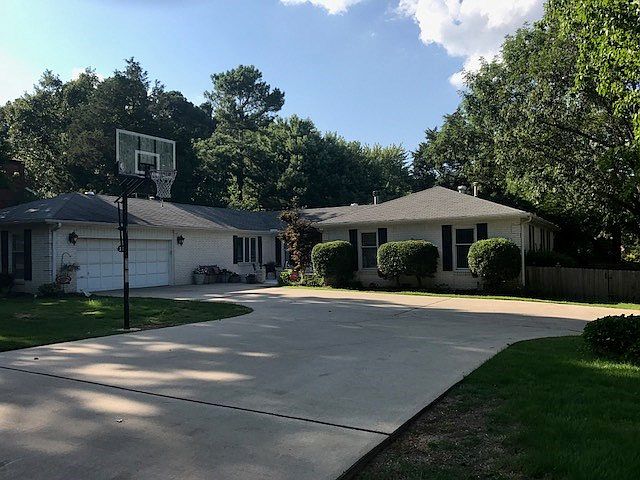1st image of 1610 E Woodbrook Dr