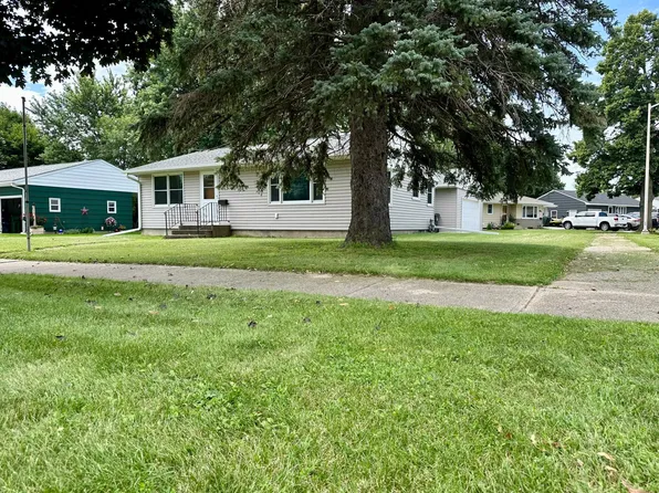 1127 Diagonal Rd, Worthington, MN 56187