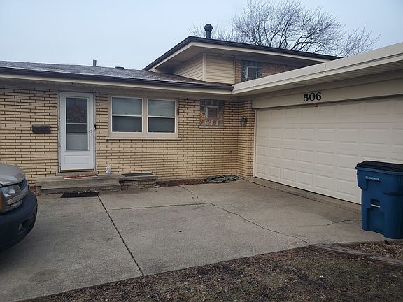 3rd image of 506 E 166th Pl