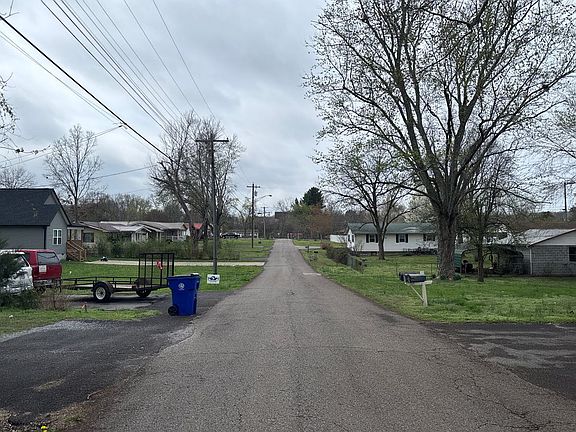 4th image of 2643 Seblythe Rd