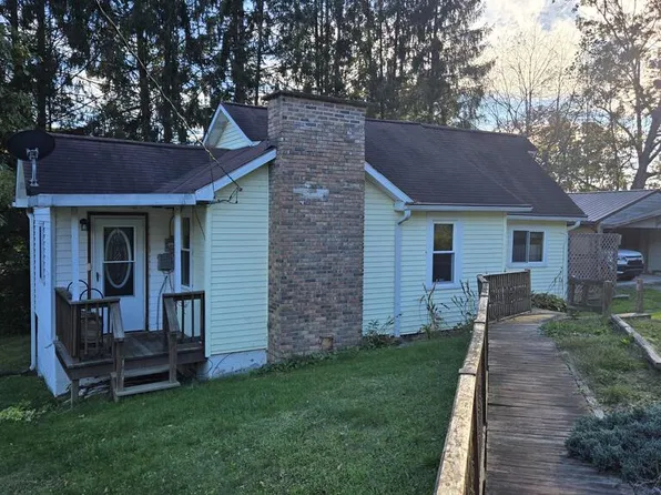 189 West St, Sophia, WV 25921