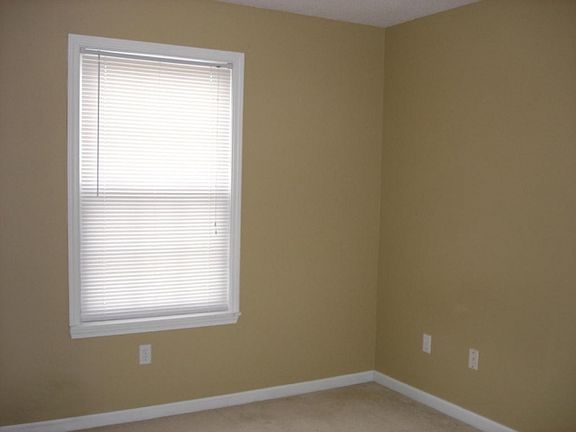 5th image of 702 Norman Dr