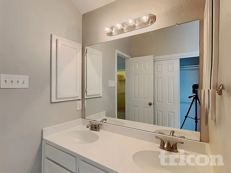 8002 Meadowlark Ln — Photo 9