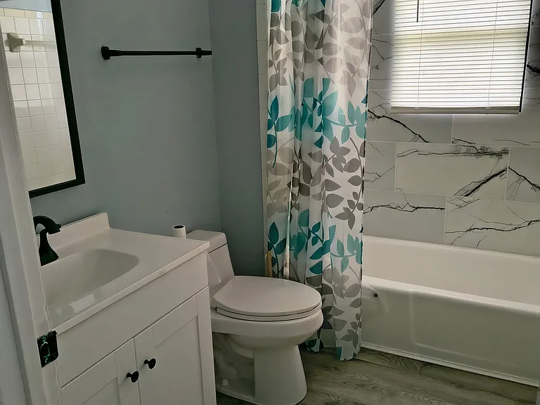 136 Ashville Dr — Photo 11