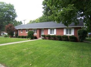 221 W South St, Tremont, IL 61568