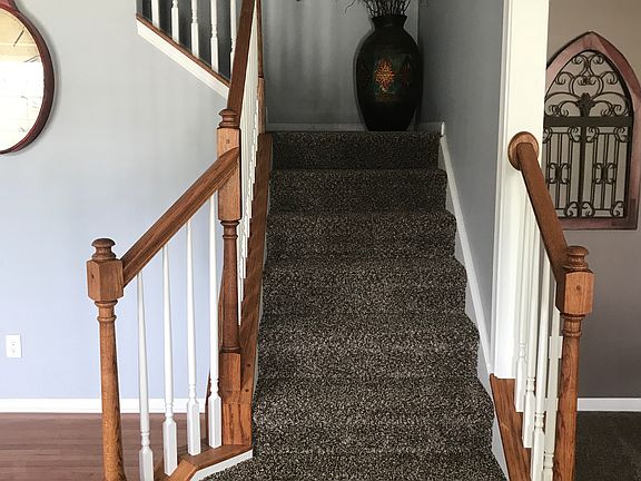 Entrance stairwell 