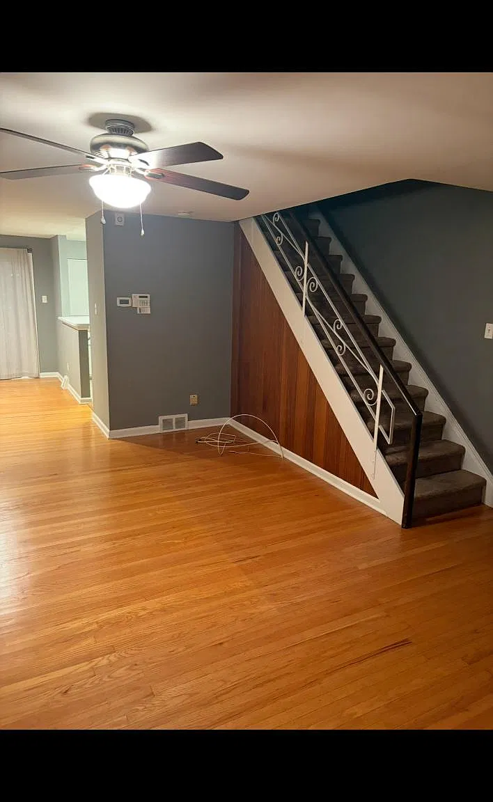 3 bed, 1.0 bath, 1132 sqft, $2,200 — Photo 2