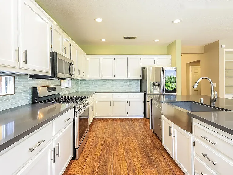 2327 Lass Dr — Photo 6