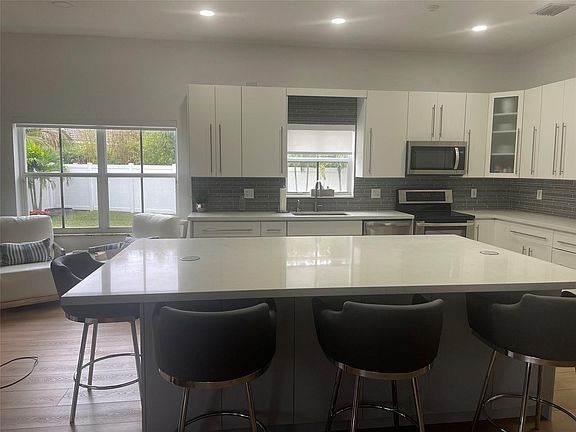 4th image of 1212 Meadows Boulevard