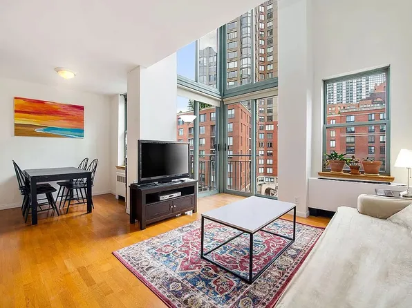 21 S End Ave #624/724, New York, NY 10280