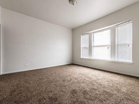4th image of 5032 S Saint Lawrence Ave #5034-3